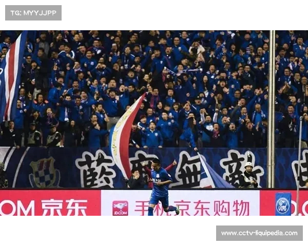 路易斯单刀破门滑跪庆祝,申花客场攻势如潮 路易斯单刀破门滑跪庆祝,申花客场攻势如潮