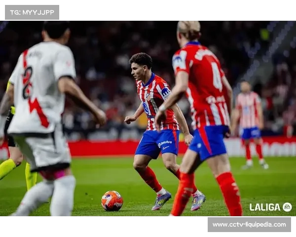 西甲三足鼎立格局形成,巴萨、皇马、马竞分列前三,争冠进入白热化 西甲三足鼎立格局形成,巴萨、皇马、马竞分列前三,争冠进入白热化